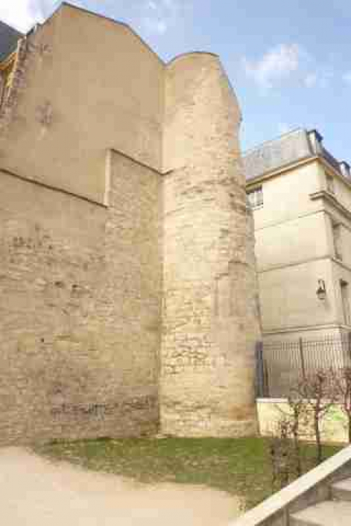 Vestiges de l'enceinte de Philippe Auguste