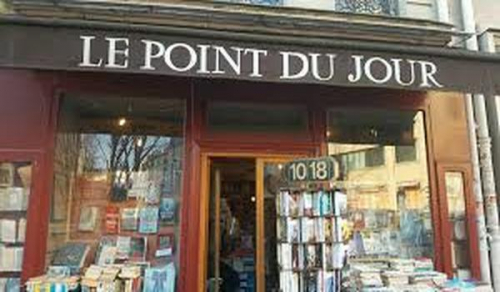 Devanture de la librairie "Point du jour"